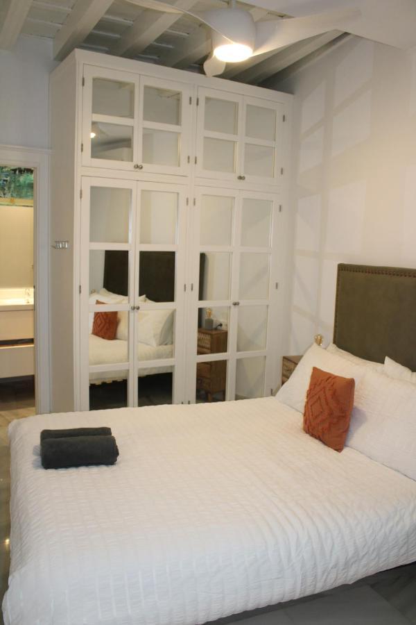 Casa Del Toro Apartment เซบีญา ภายนอก รูปภาพ